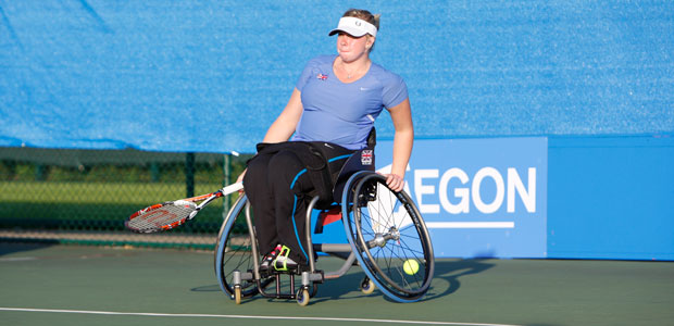 Louise Hunt wins the doubles title at the Jura Indoors