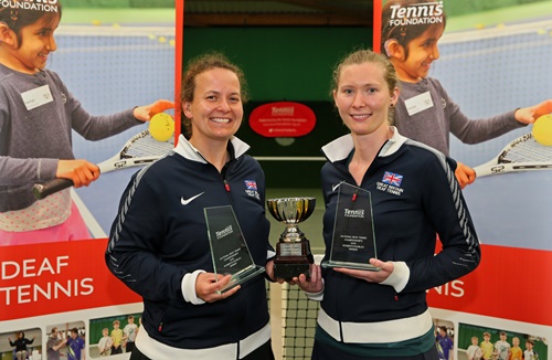 Women's doubles champions Valerie Copenhagen and Beth Simmons